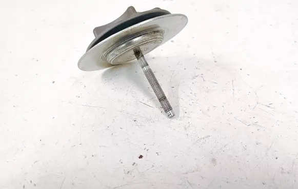 Nissan Juke I F15 Spare wheel bolt 