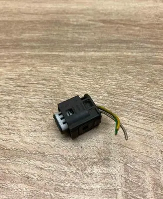 BMW 1 E81 E87 Plug wire 14520491 3PINBLACK