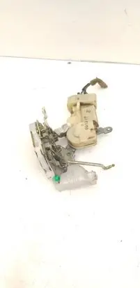 Toyota Yaris Front door lock 991217