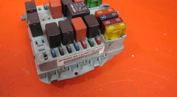 Fiat Punto (188) Fuse box set 46760257