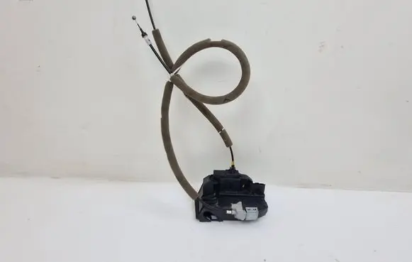 Nissan Qashqai Front door lock 
