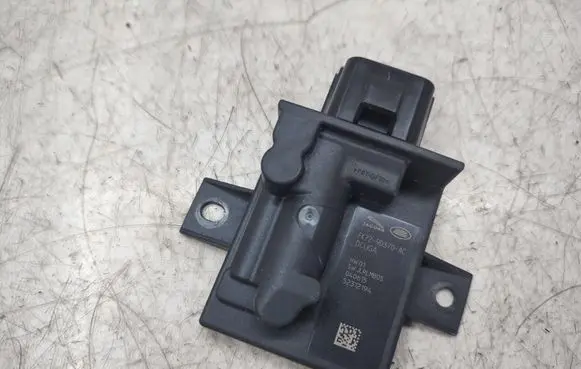Jaguar XF X260 Fuel pump relay FK729D370AC
