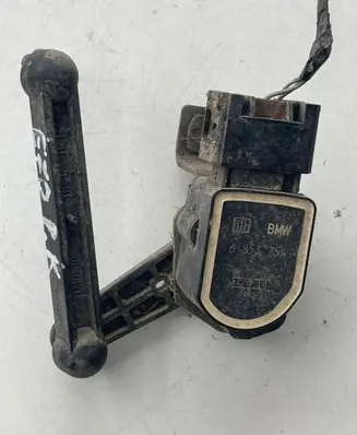 Headlight/headlamp level sensor