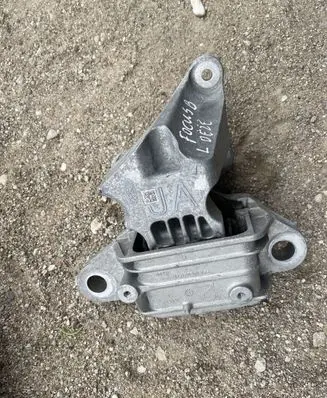 Ford Focus Gearbox mount 326F82