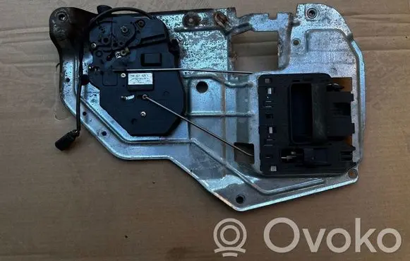Loading door lock