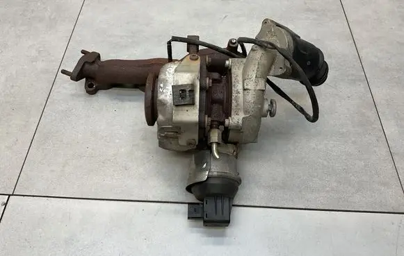 Volkswagen PASSAT CC Turbo 03L253056B