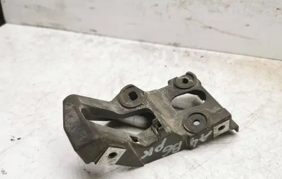Audi A4 S4 B6 8E 8H Front bumper mounting bracket