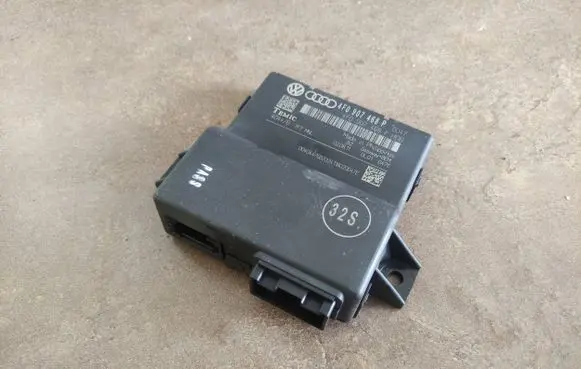 Audi A6 S6 C6 4F Gateway control module 4F0907468P 4F0907468F