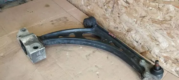 Volkswagen Golf V Front lower control arm/wishbone 1K0407153G