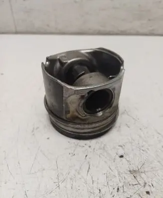 BMW X5 F15 Piston 04L110