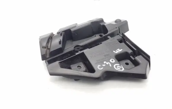 Volvo C30 Fender mounting bracket 31214885