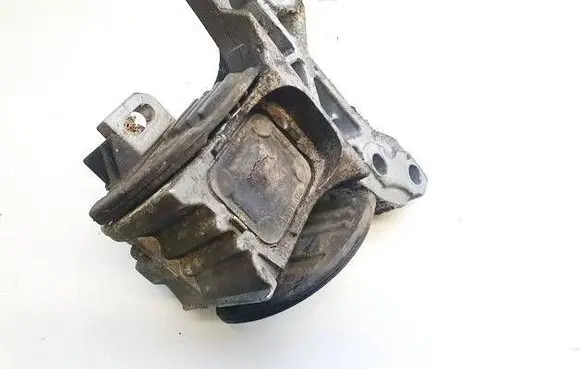 Citroen C5 Engine mount bracket 