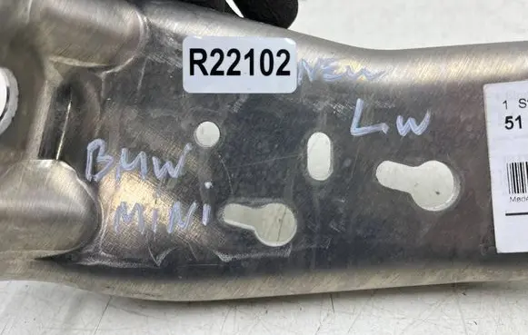 Radiator mount bracket