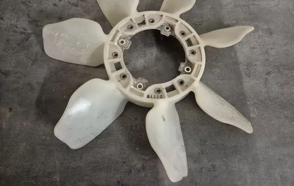 Toyota Hilux (AN10, AN20, AN30) Viscous fan 
