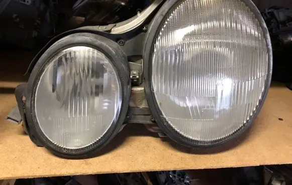Mercedes-Benz E W210 Headlight/headlamp 14555700