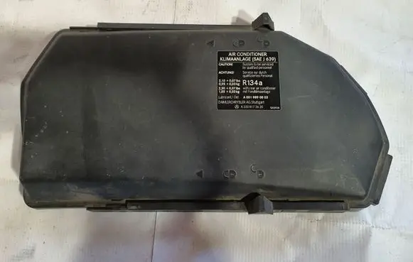 Mercedes-Benz S W220 Fuse box cover 2205400182