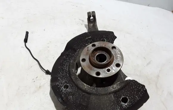BMW 5 F10 F11 Front wheel hub 6777751