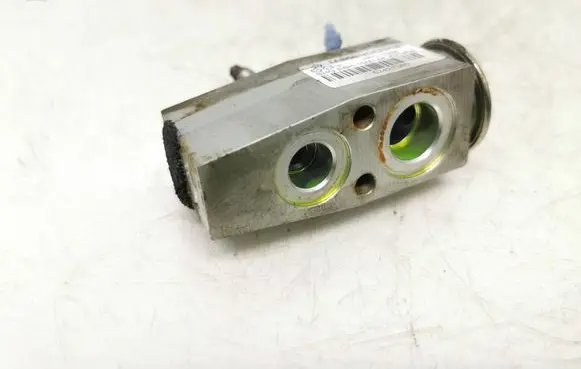Air conditioning (A/C) expansion valve