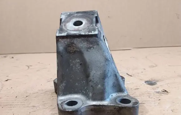 Audi A6 S6 C6 4F Engine mounting bracket 4F0199307AA