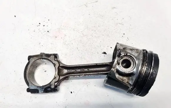 Nissan Primera Piston with connecting rod 