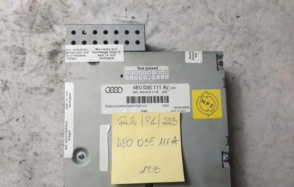 Audi A8 S8 D3 4E CD/DVD changer 4E0035111A