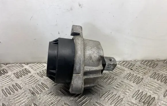 BMW M5 Engine mount bracket 6851264 22116851264