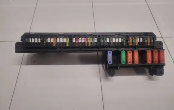 BMW 5 E60 E61 Fuse module