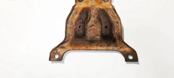Engine mounting bracket