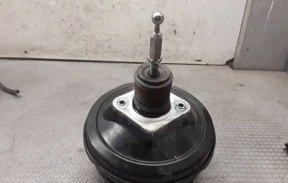 Audi A4 S4 B7 8E 8H Brake booster 8E0612105P
