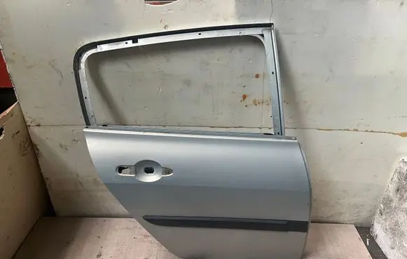 Renault Megane II Rear door 