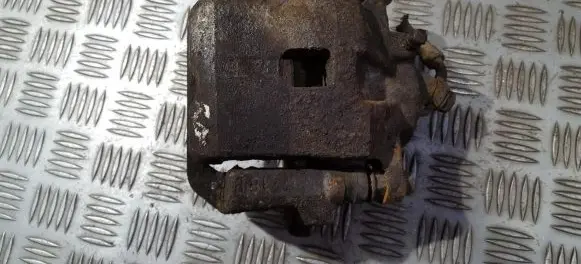 Toyota RAV 4 (XA20) Front brake caliper