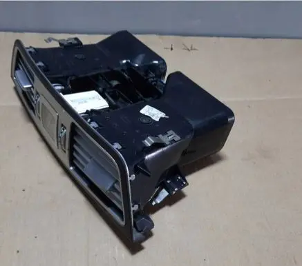Mercedes-Benz E C207 W207 Dash center air vent grill