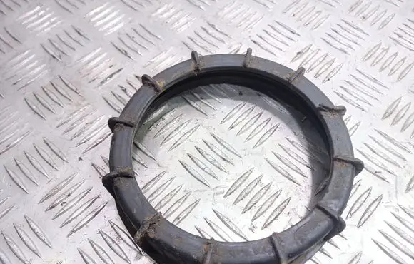 Ford Focus In tank fuel pump screw locking ring/nut 