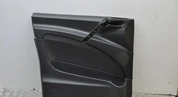 Mercedes-Benz Vito Viano W639 Front door card panel trim A6397270071