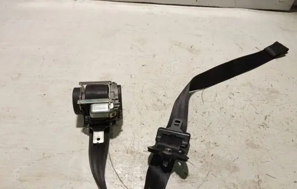 KIA Ceed Front seatbelt 607867700A