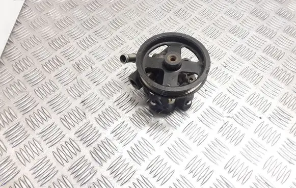 Toyota Corolla Verso E121 Power steering pump
