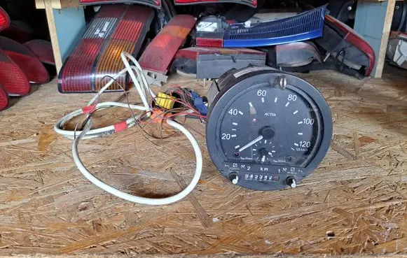 Mercedes-Benz 406 608 Tachometer 