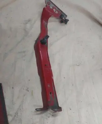 Audi A4 S4 B8 8K Fender mounting bracket 8K0821135