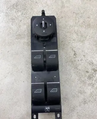 Ford C-MAX II Electric window control switch AM5T14A132CA