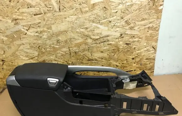 Volvo XC70 Center console