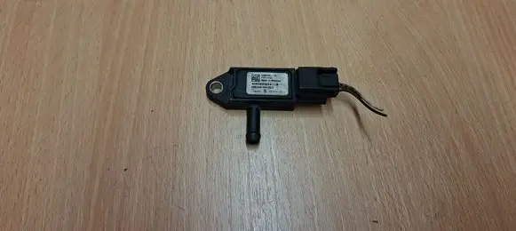 Renault Laguna III Exhaust gas pressure sensor H8200741321 208152425R 12317453