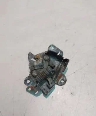 Mitsubishi Colt Engine bonnet/hood lock/catch