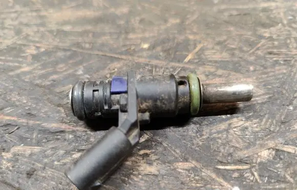Mercedes-Benz A W169 Fuel injector A0000788749