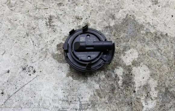 Volkswagen Golf Sportsvan Airbag deployment crash/impact sensor 5Q0959354 290515 10359