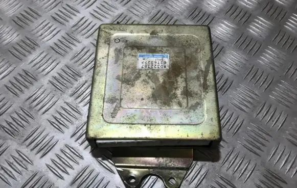 Mitsubishi Carisma Engine control unit/module md322387 e2t63277