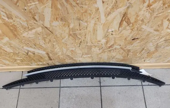 BMW 1 E81 E87 Front bumper lower grill 51117182367 15757711