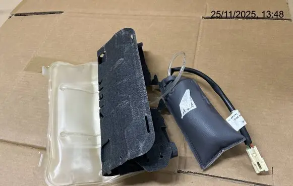 Toyota Avensis T270 Seat pressure sensor 1000279467