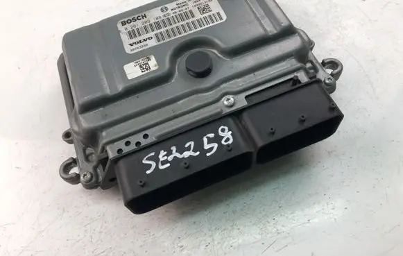 Volvo S80 Engine control unit/module 30743338
