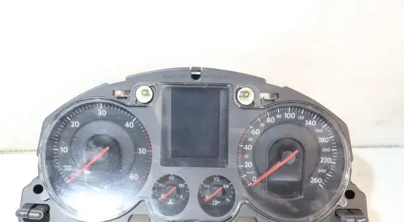 Volkswagen PASSAT B6 Clock 