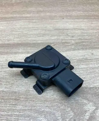 BMW 5 E60 E61 Exhaust gas pressure sensor 7789219